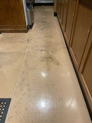 Before / After floor cleaning Country Club in Surprise, AZ (1)