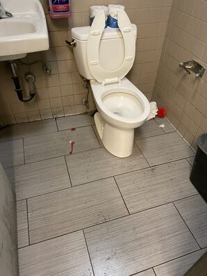 Before & After Commercial Restroom Deep Cleaning in Phoenix, AZ (1)