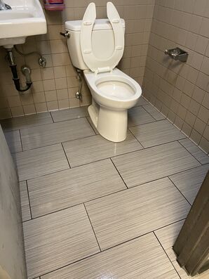 Before & After Commercial Restroom Deep Cleaning in Phoenix, AZ (2)
