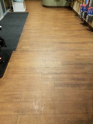 Before & After Wood Floor Cleaning in Avondale (2)