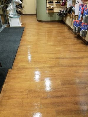 Before & After Wood Floor Cleaning in Avondale (4)