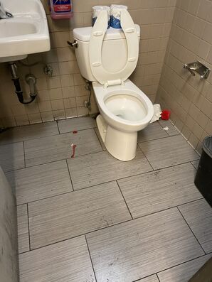 Before & After Commercial Restroom  Deep Cleaning in Phoenix, AZ (1)